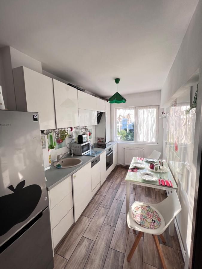 3 Rooms Apartment Palace View Iasi Exterior foto
